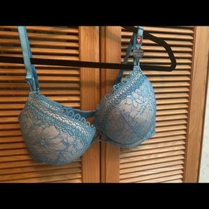 Victoria’s Secret bombshell bra 38C